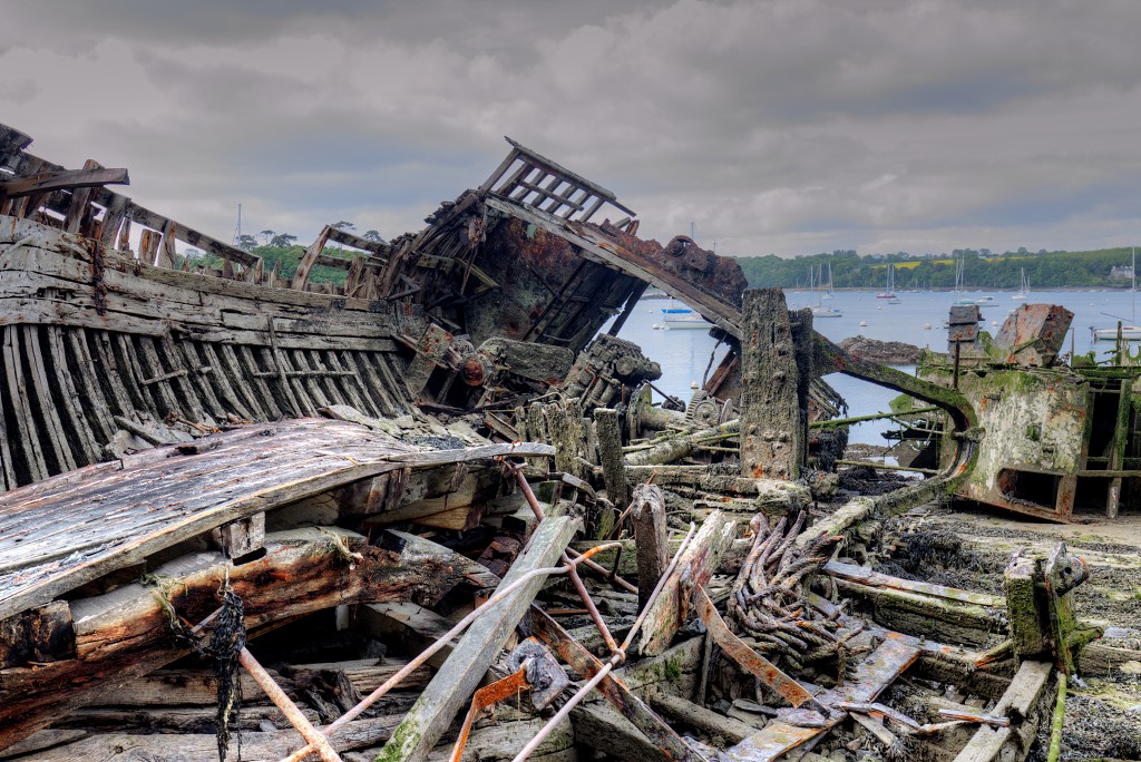 Cimetiere a bateaux hdr urbex scheepskerkhof rance quelmer bretagne france frankrijk kerkhof schepen boten fraffiti art kunst